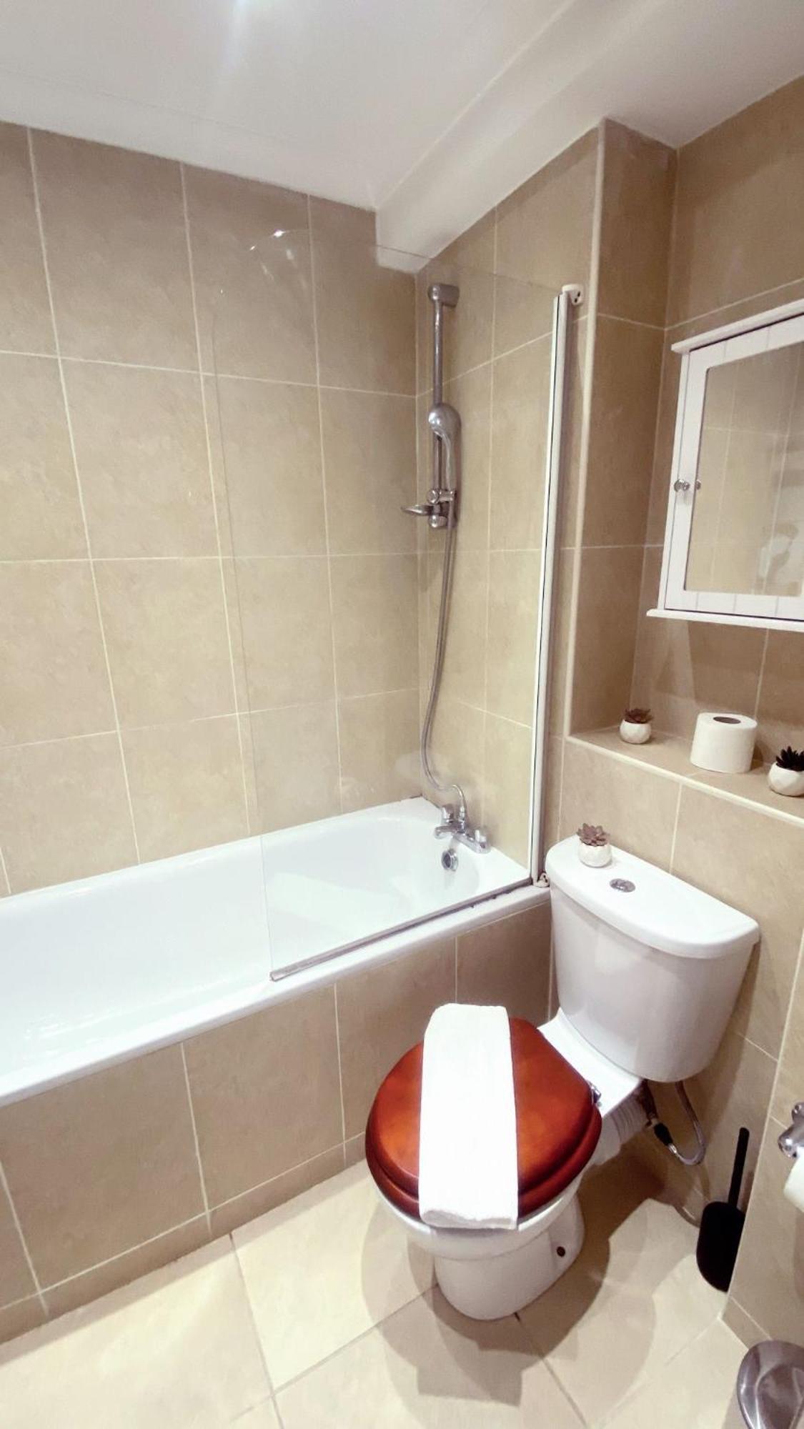 Uk Chaps Retreat: 2 Bedroom - 2Bathroom Apartment London Kültér fotó